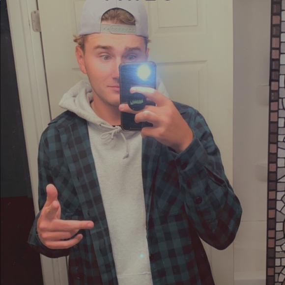 Meet your Posher, Chandler - Picture 1 of 1